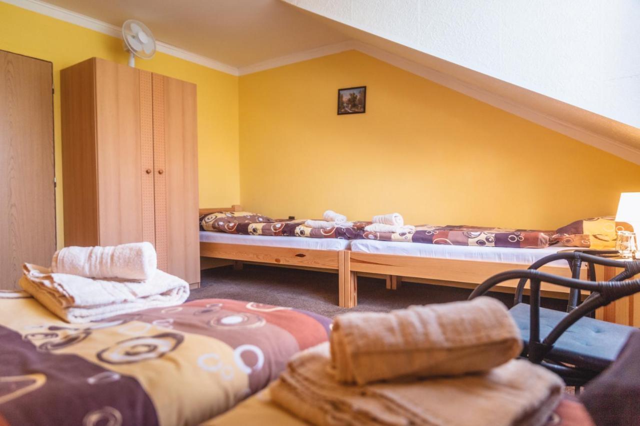 Penzion Samorost Jarosov nad Nezarkou Bagian luar foto